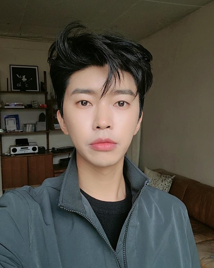 Aktif sebagai YouTuber 