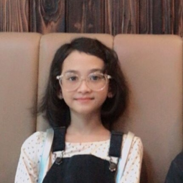 Tetap <i>Charming</i> Dengan Kacamata