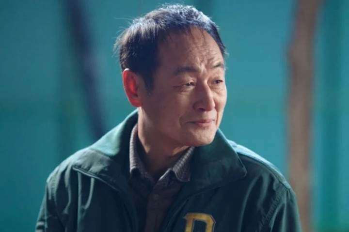 Kabar Duka, Lee Eol Pemeran Ayah Seo Ye Ji di \'It\'s Okay to Not Be Okay\' Tutup Usia