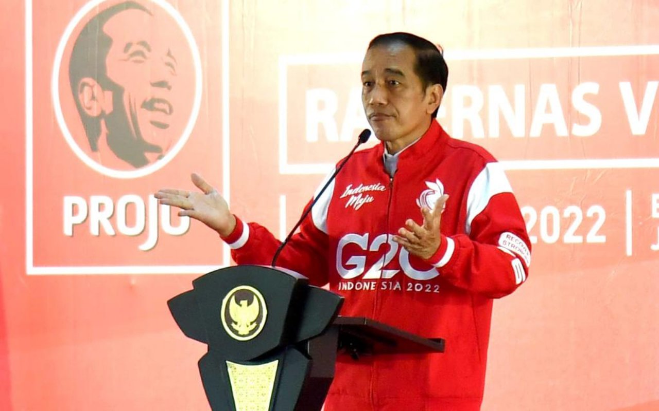 Kala Jokowi Blusukan di Solo Bersama Jajarannya: Beberapa Kali Lepas Masker Saat Bersua dengan Warga