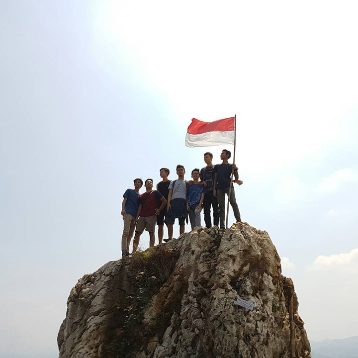 <i>para calon penerus bangsa</i>