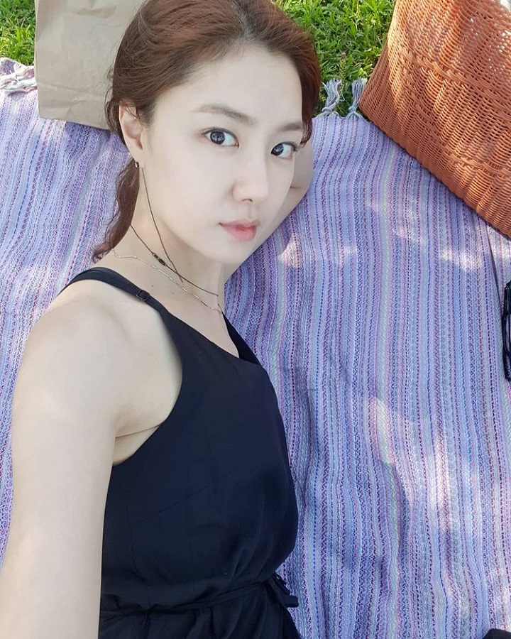 Memesona tampil <i>bare face</i>