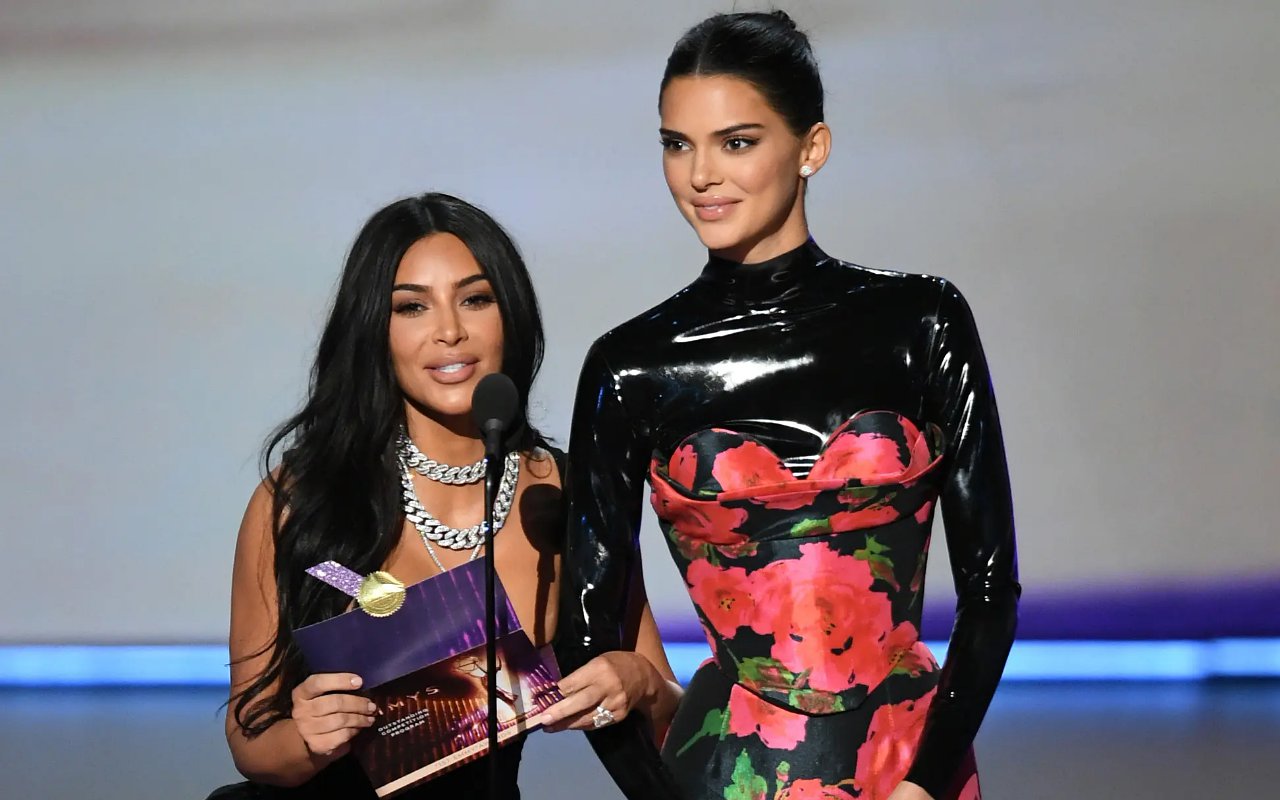 Terungkap Kendall Jenner Pernah Kehilangan Tawaran Sampul Majalah Vogue Karena Kim Kardashian
