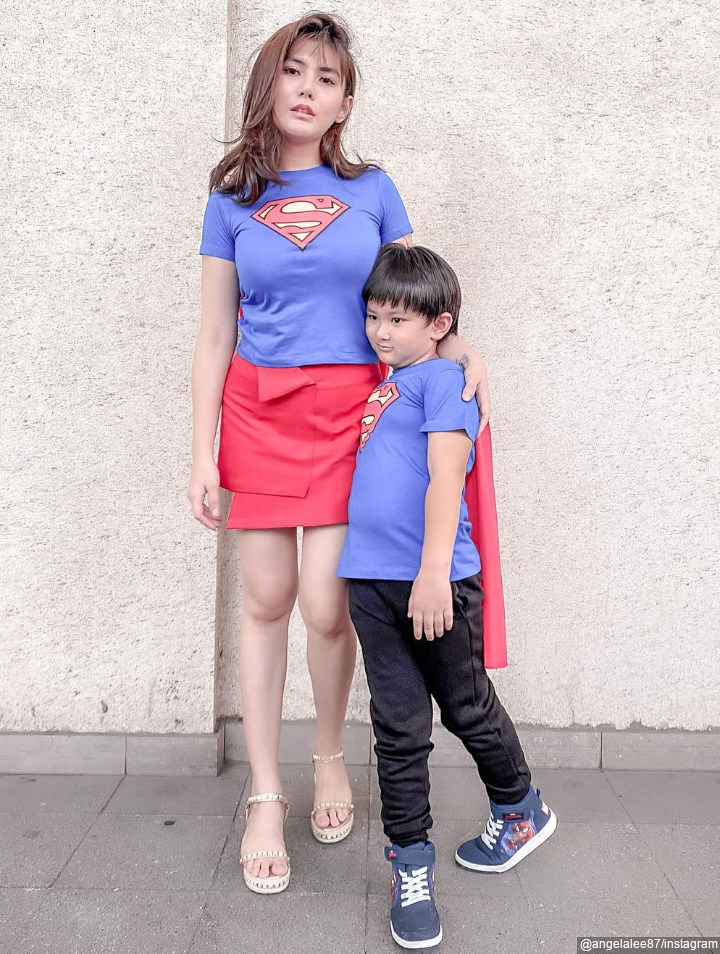  Kompakan baju 'superman'