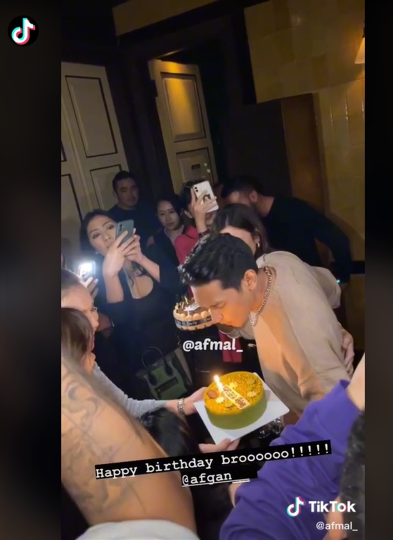 Afgan Kepergok Bareng Cewek Cantik Diduga Pacar Baru, Momen Mesra Ini Disorot