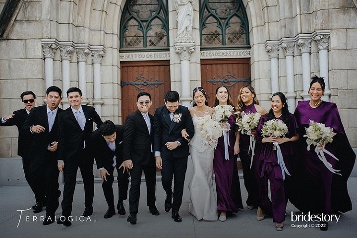 Kompak Bersama Bridesmaid Dengan Groomsmen