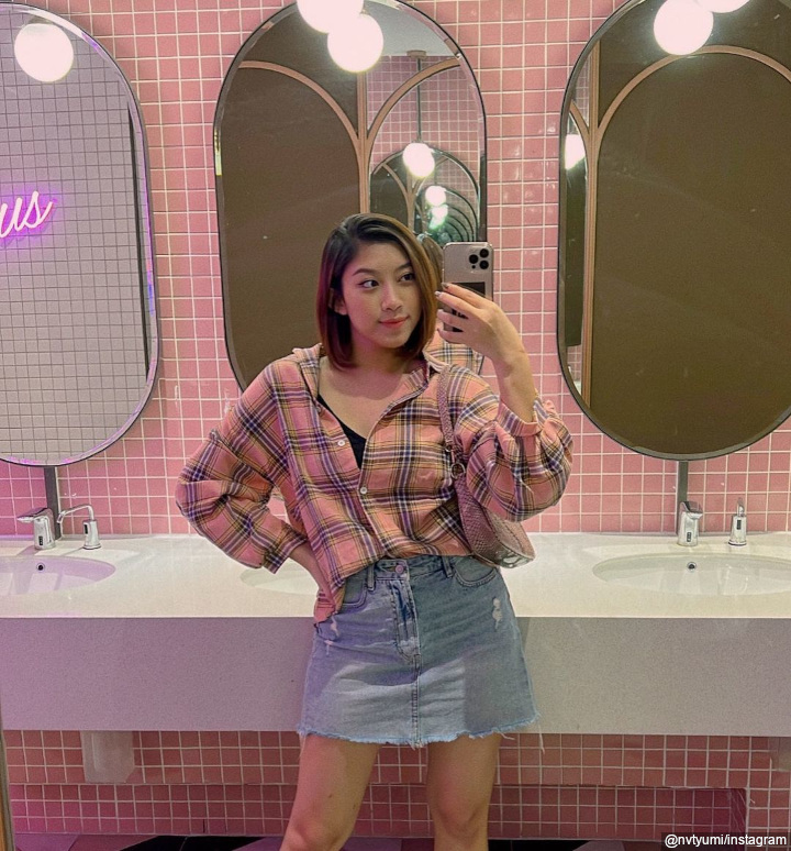 <i>Mirror Selfie</i> Super Estetik