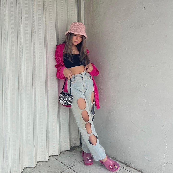 Manis Dominasi Warna Pink