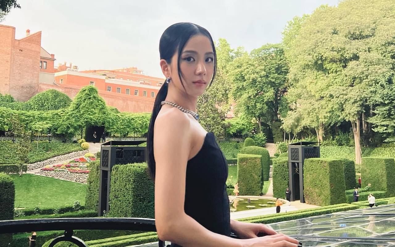 Jisoo BLACKPINK Pakai Gaun Seksi 'Murah' di Acara Cartier Dibandingkan Dior