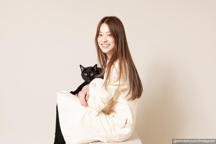 <i>Cat Lovers</i>