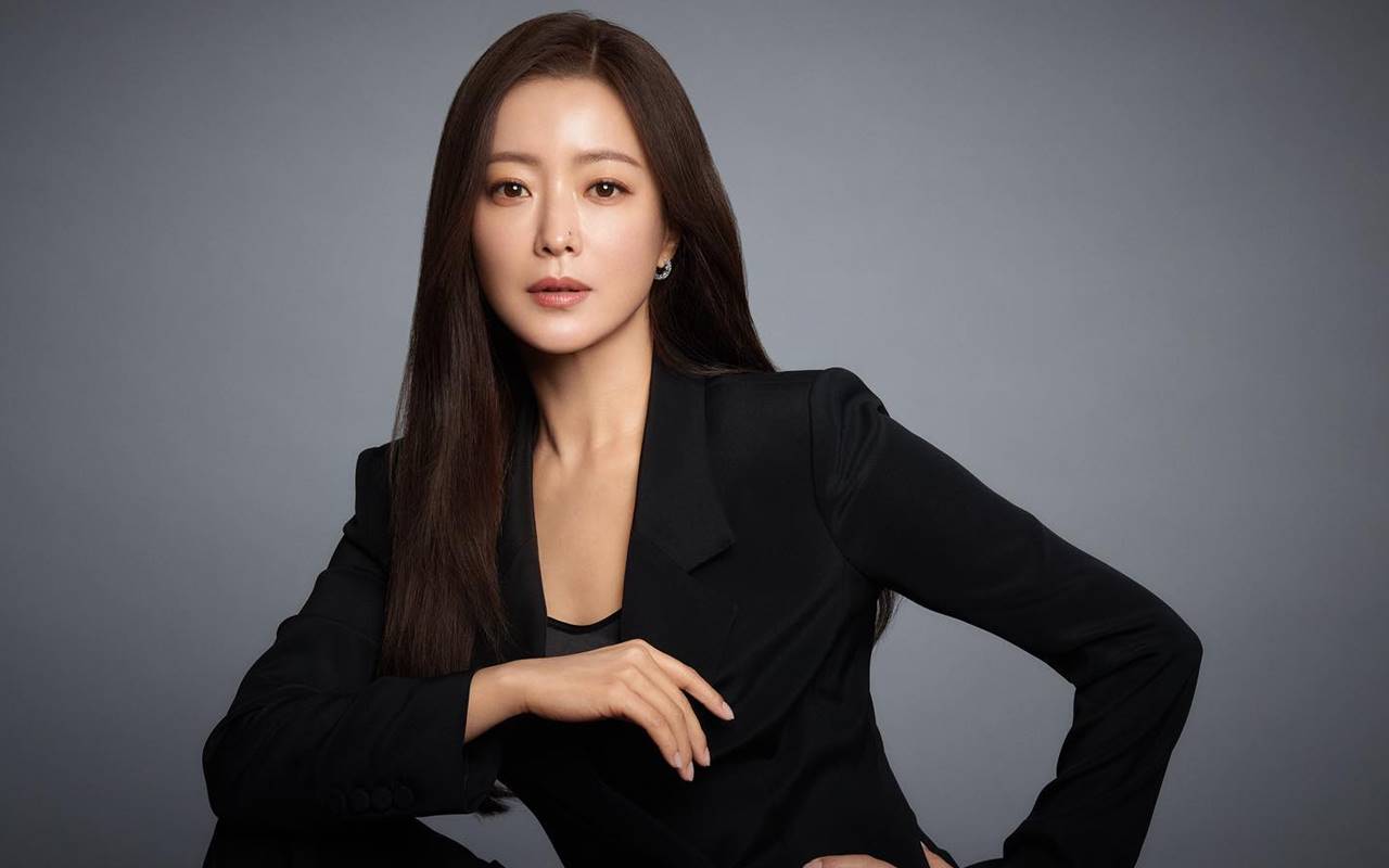 Kim Hee Sun Sempat Ingin Berhenti Dari Industri Hiburan usai Putrinya Jadi Sasaran Komentar Jahat
