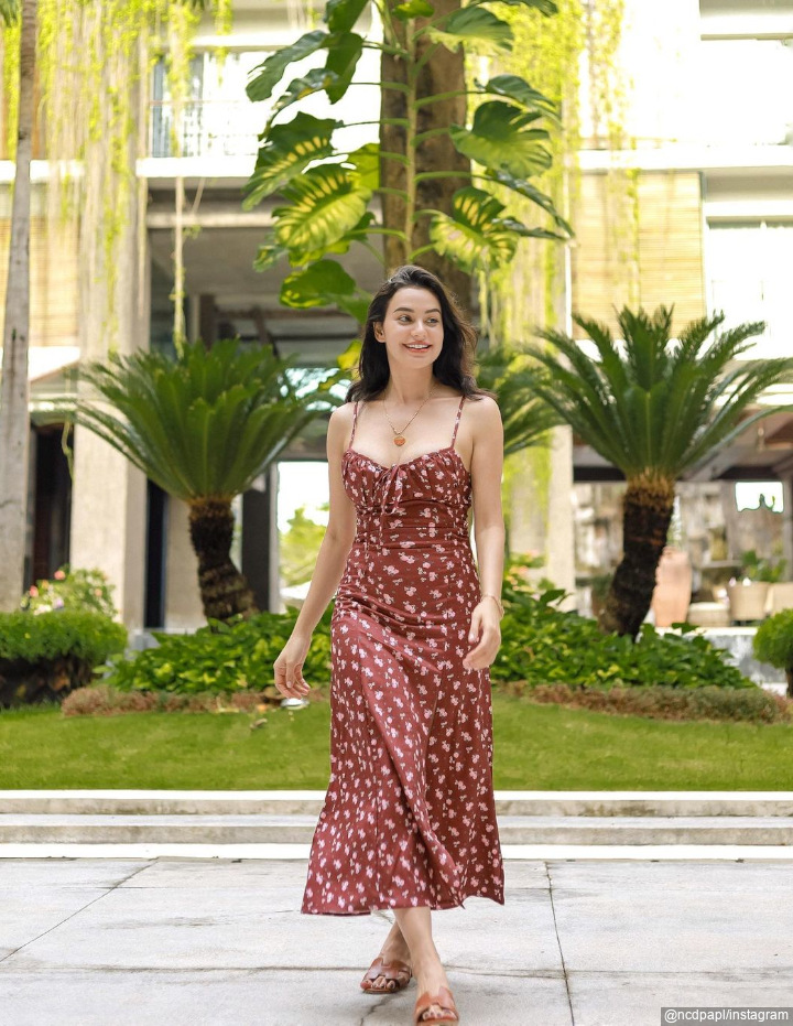 Memesona Dengan Dress Simpel