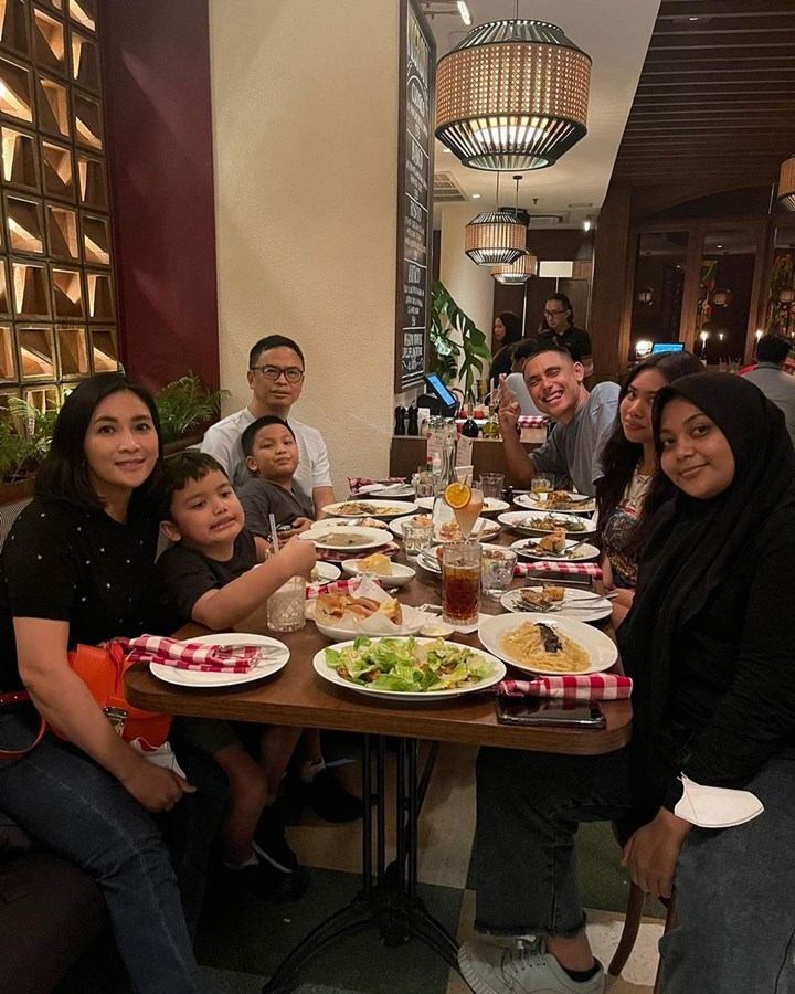 Momen Rayakan Ulang Tahun