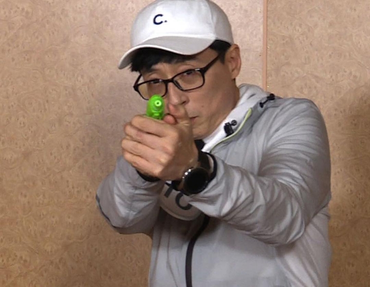 Yoomes Bond