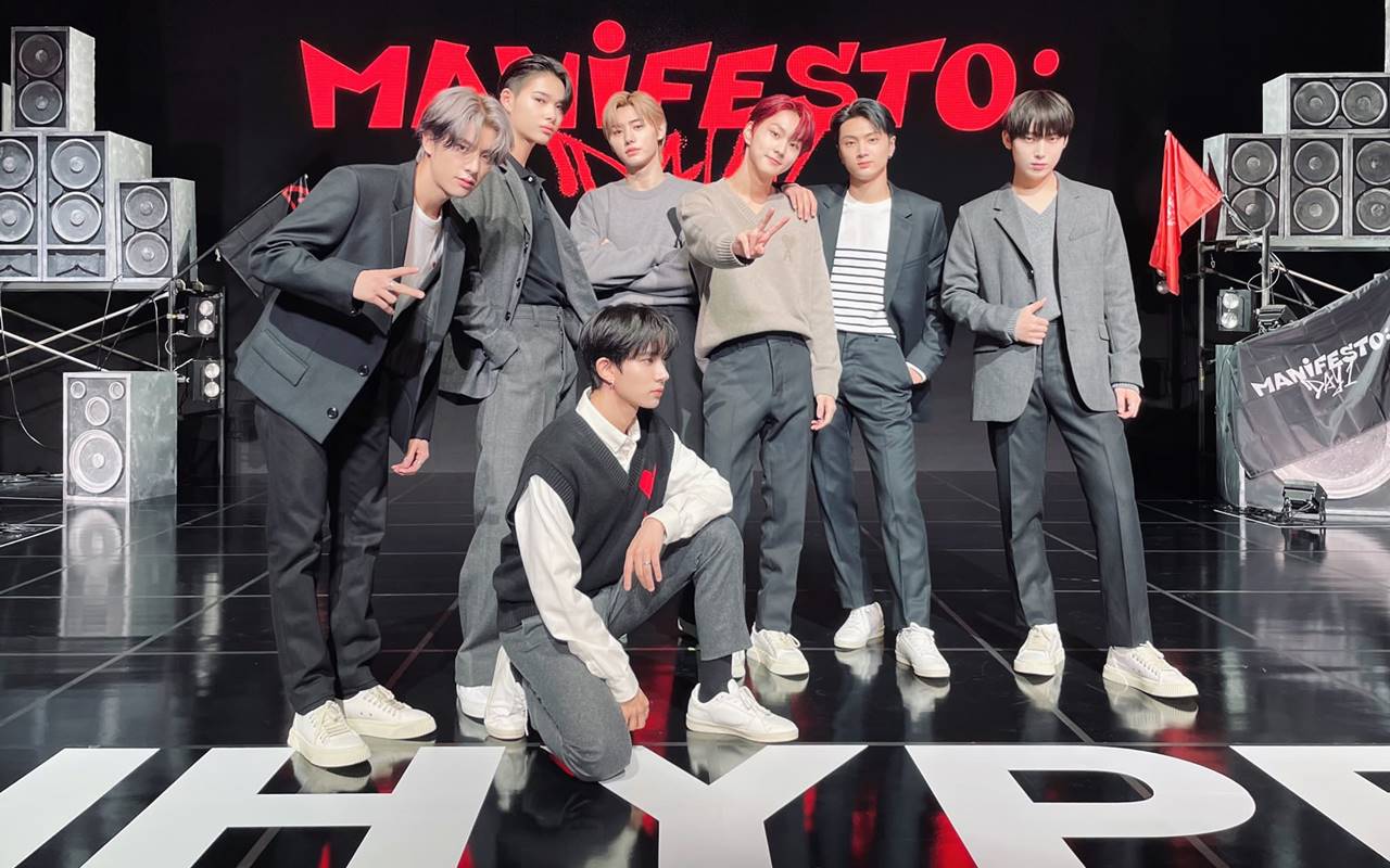 ENHYPEN Disebut Bang Si Hyuk Bekerja Seperti 'Racun' di Album 'Manifesto: Day 1'