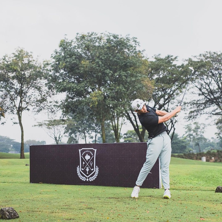 Bermain Golf