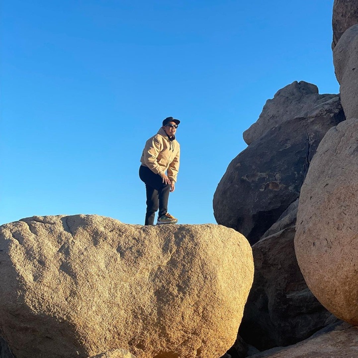 <i>Hiking</i>