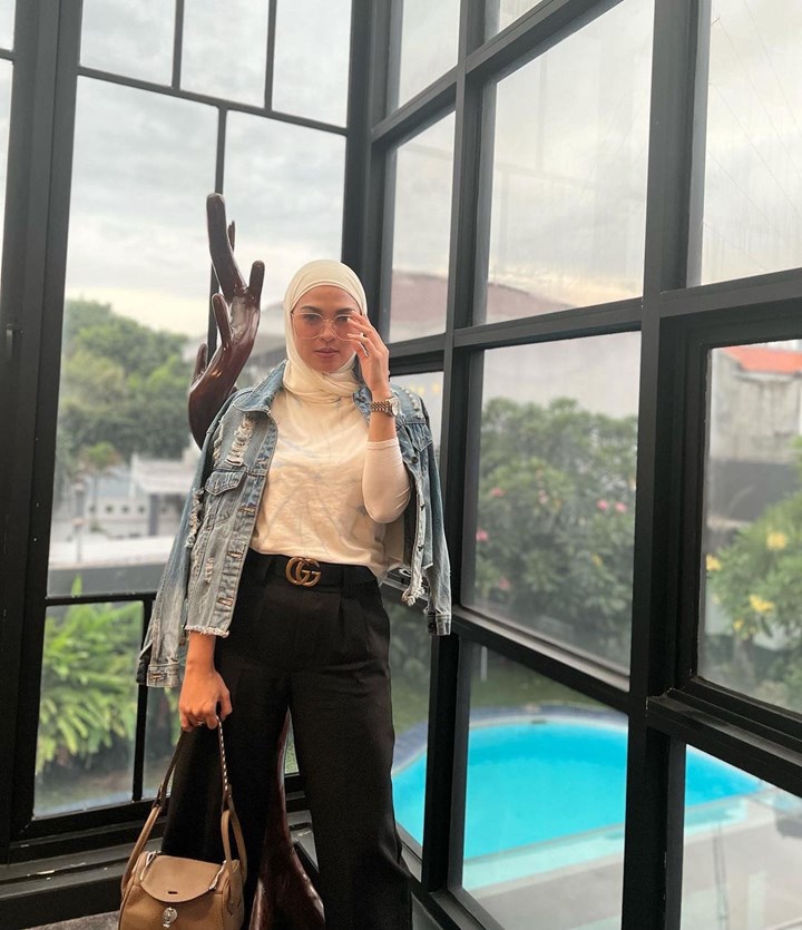 Standout dengan OOTD Ala Boss Lady