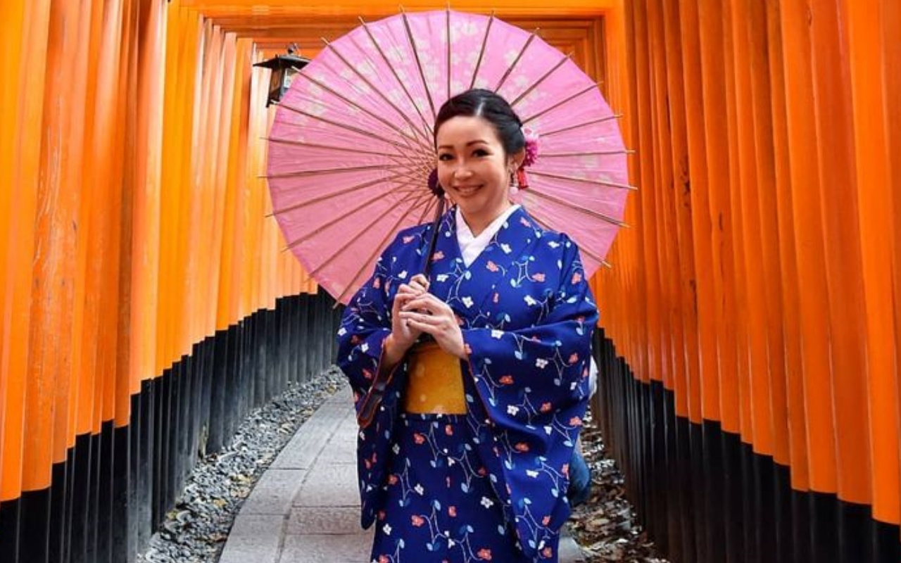 Chef Marinka Bikin Heboh Usai Cosplay Jadi Gadis Sekolahan Bak Anime Jepang