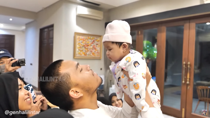 Momen Digendong Om Saaih