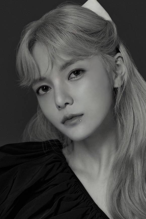 Profil Jimin AOA di agensi baru