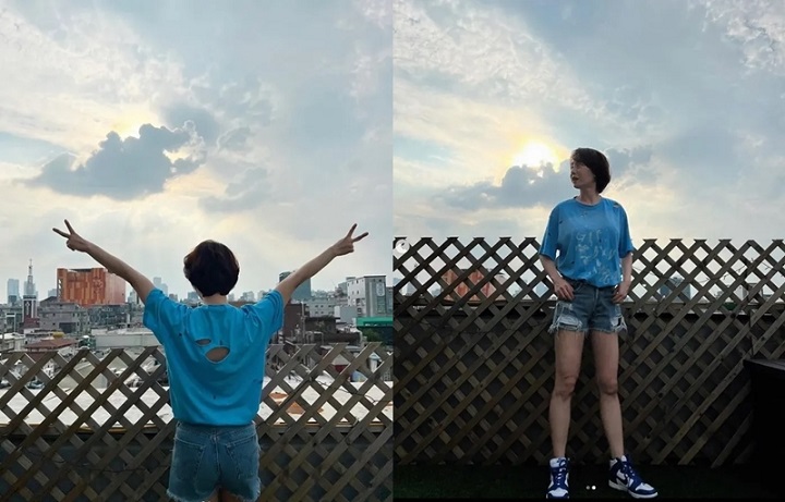 Gaya Tak Terduga Song Ji Hyo di Postingan Terbaru Bikin SyokGaya Tak Terduga Song Ji Hyo di Postingan Terbaru Bikin Syok