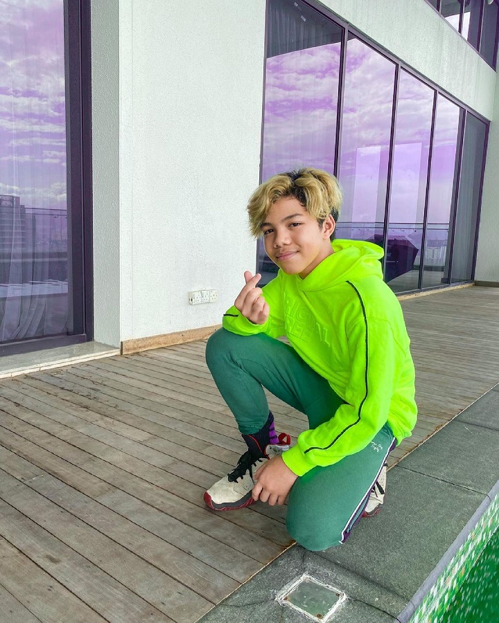 Gaya Sporty dengan Warna Gonjreng