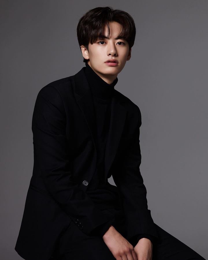 Satu Agensi Dengan Joo Won