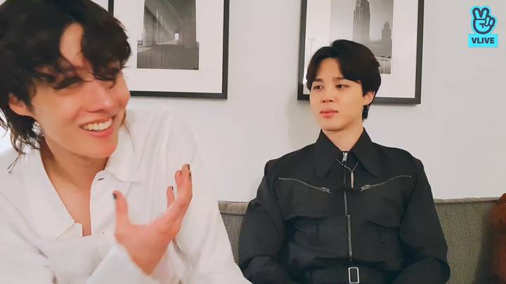 Saling Memuji, J-Hope Sebut Jimin BTS bak Cahaya Kala Manggung di Lollapalooza
