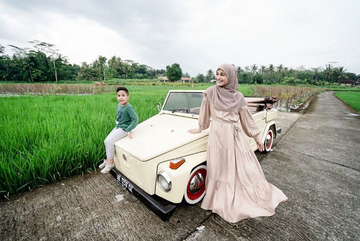 <i>Photoshoot</i> di Sawah