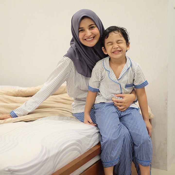 Pakai Piyama <i>Couple</i>