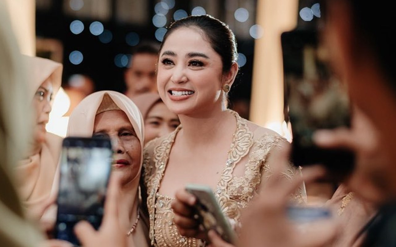 Dewi Persik Pamer Bukti Transfer Kembalikan Uang Muka Rp50 Juta: Budianto Aku Padamu Slebew