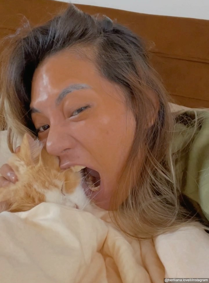 <i>Cat Lovers</i>