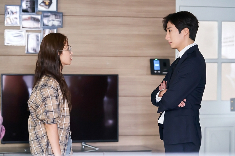 Siap Sihir Fans dengan Chemistry Apik, Jung Il Woo-Yuri Saling Lempar Pujian Reuni di \'Good Job\'