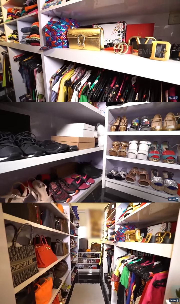Walk In Closet