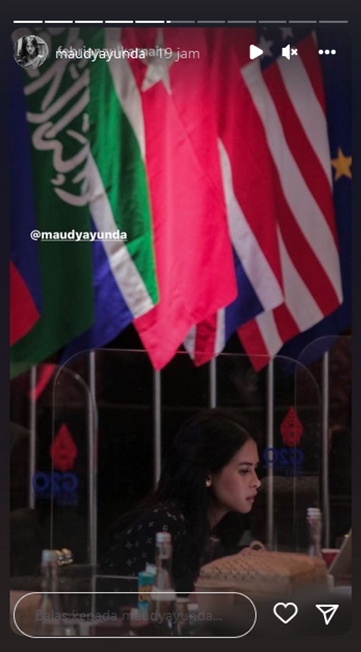 Difoto Candid, Kecantikan Maudy Ayunda Hadiri Acara Penting Bikin Oleng