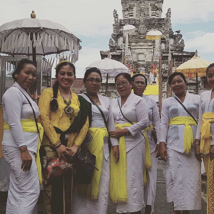 Kunjungi Pura