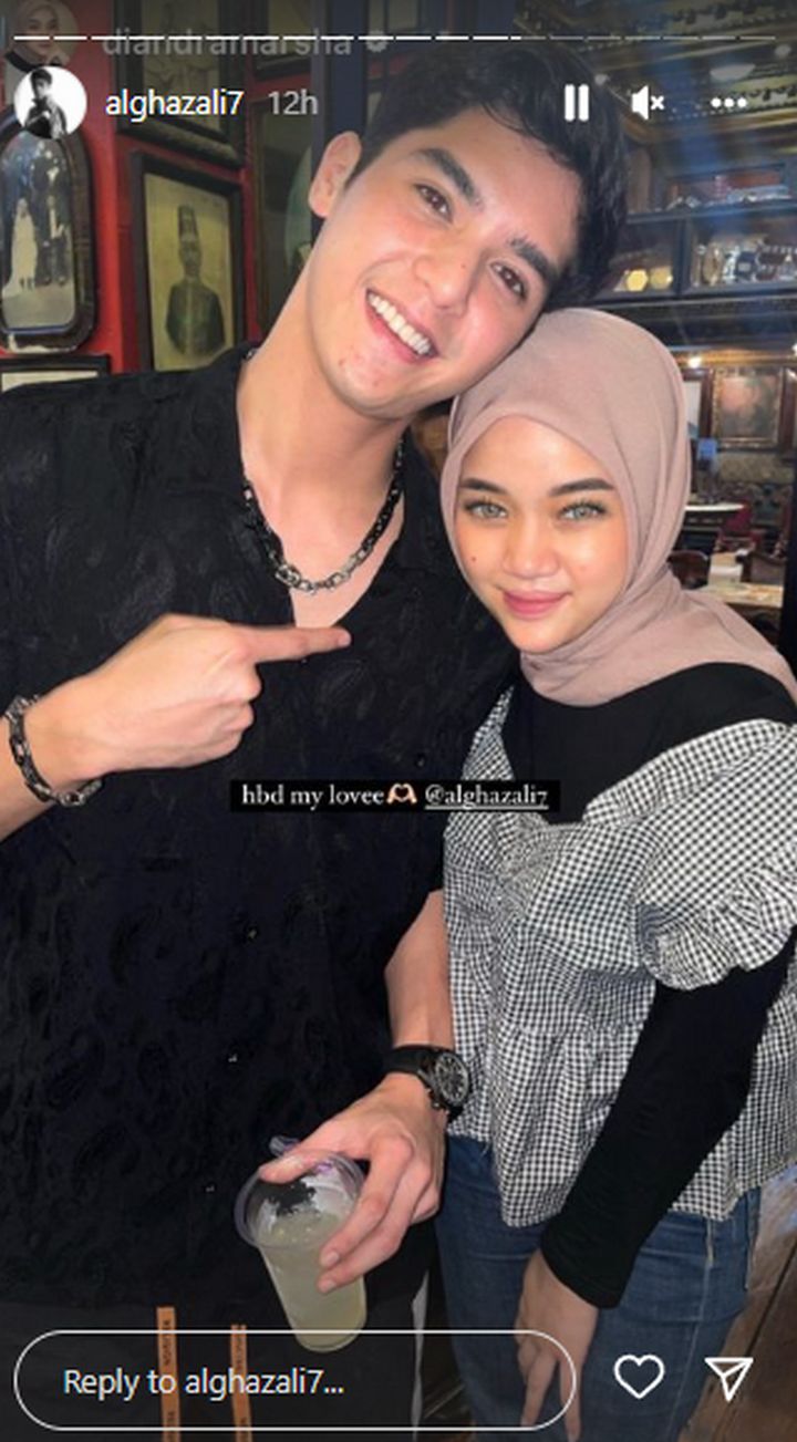Al Ghazali Bareng Gadis Cantik Berhijab