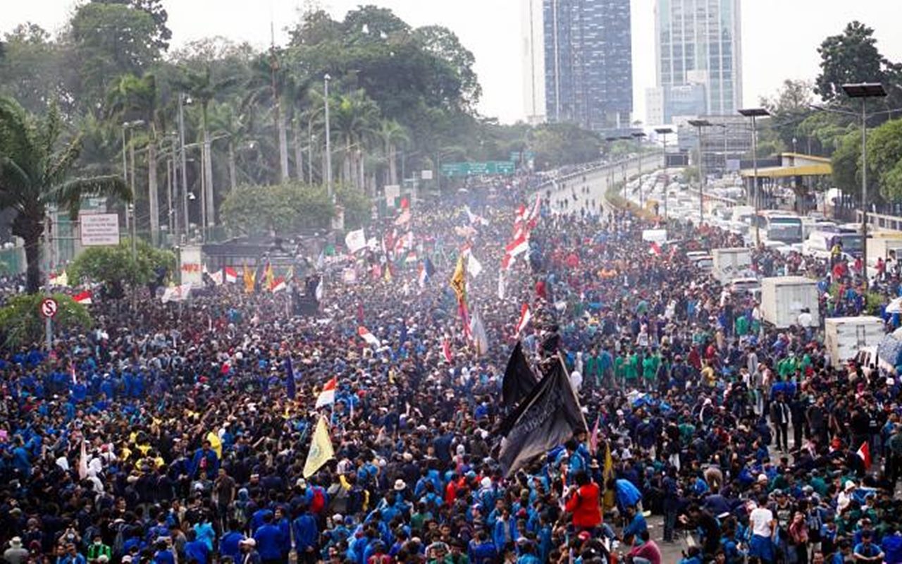 Demo BBM Kembali Digelar di Jakarta, Jokowi Pulang Dari Istana Lewat Gerbang Belakang?