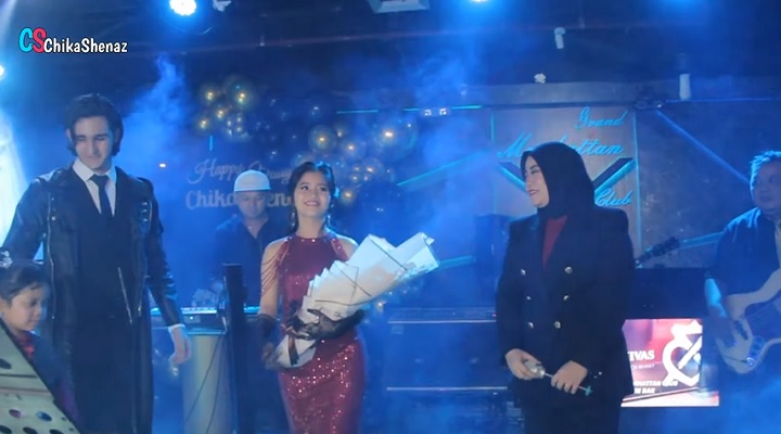 Sang Birthday Girl