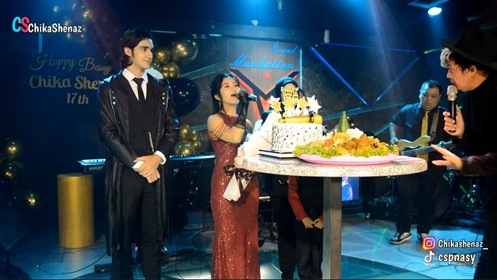 Potong Kue dan Tumpeng