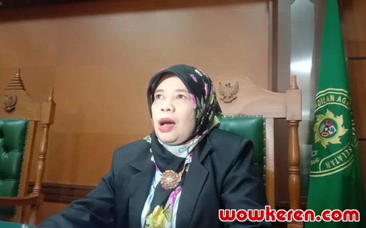 Roro Fitria Gugat Cerai Suami Tak Lama Usai Melahirkan