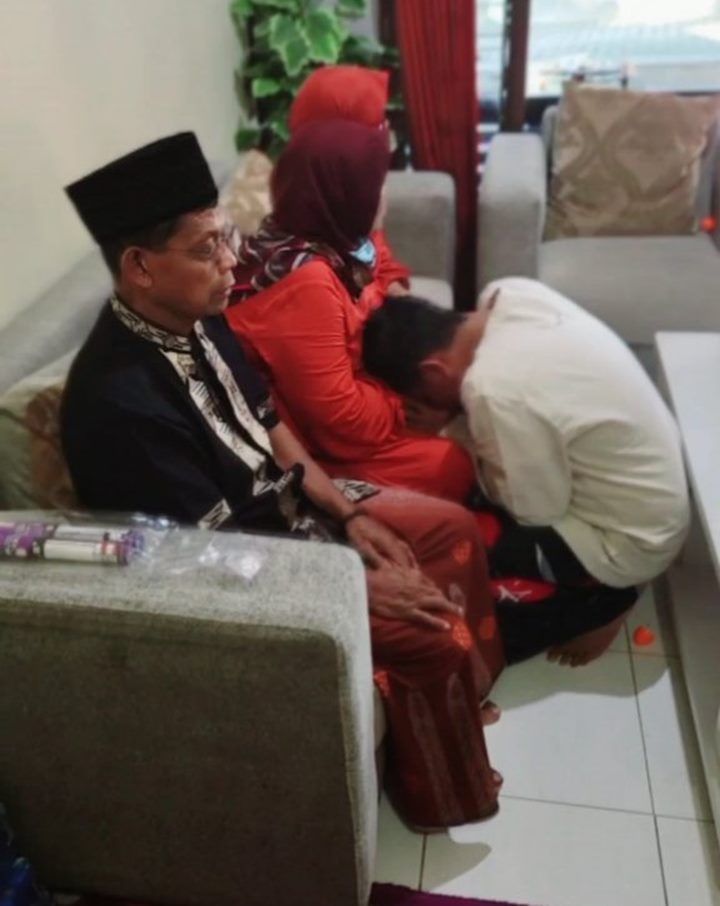 Sungkem di Momen Lebaran