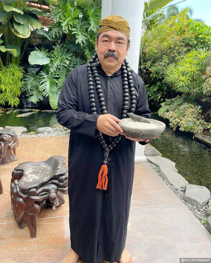 Jadi Pawang Hujan