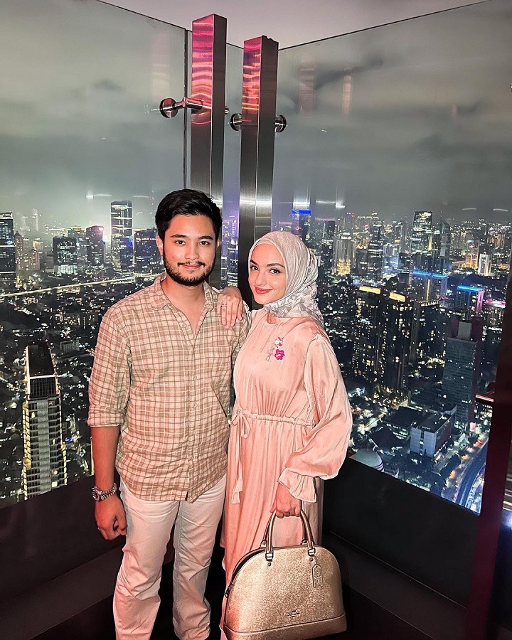 Elegan untuk 'Kencan'