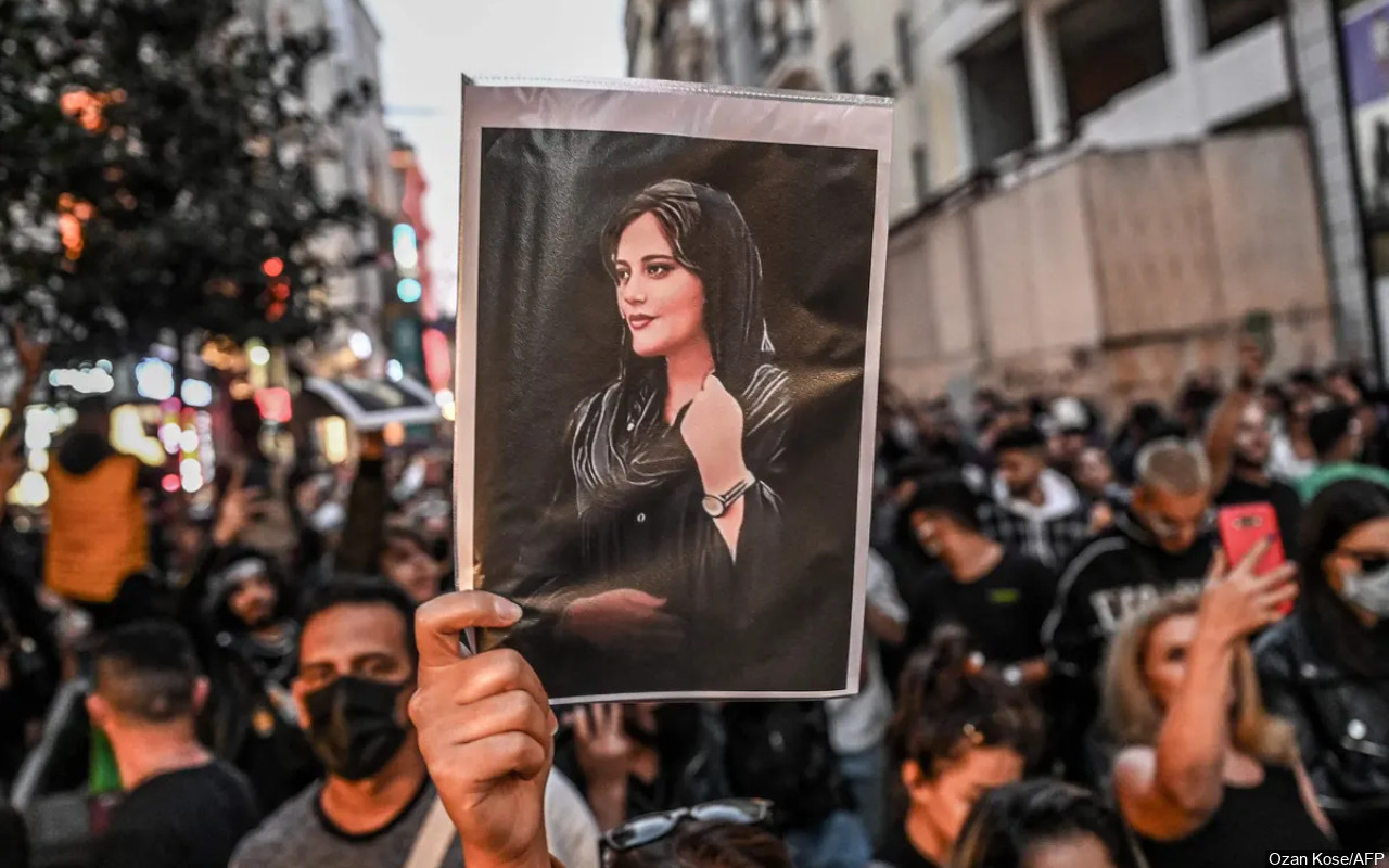 Iran Putus Akses Internet Bendung Gelombang Protes Buntut Kematian Mahsa Amini