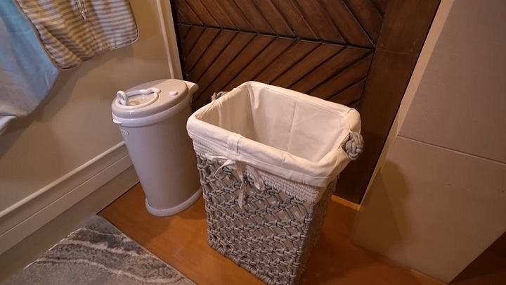 Tempat Sampah Khusus