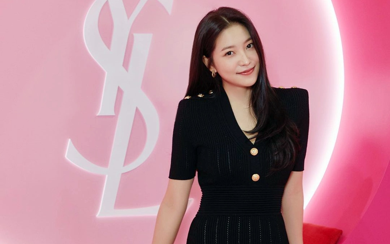 Outfit Terbuka Yeri Red Velvet di Event Publik Jadi Bahan Gosip