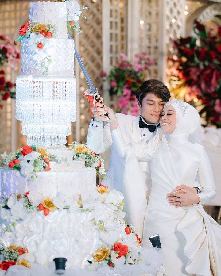 Gelar Pesta Pernikahan