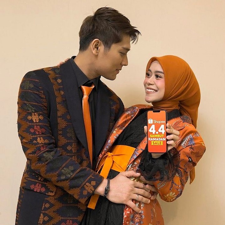 Berkarier Bersama
